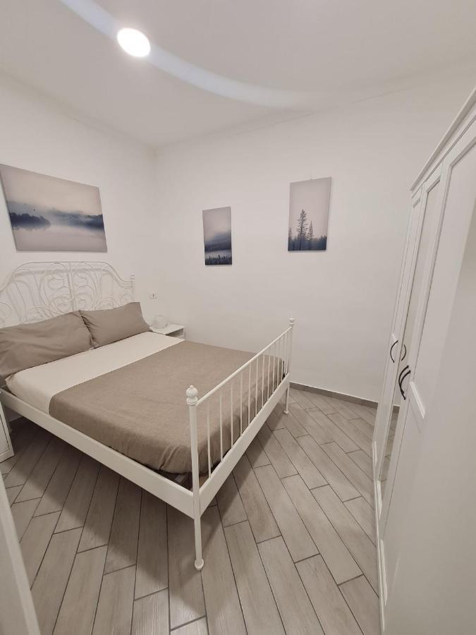 Palizzi'S Home Behind Plebiscite Square Napoli Esterno foto